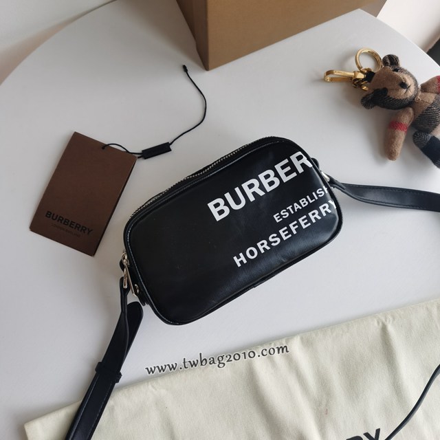 Burberry專門店新款多種背法小包 巴寶莉女款休閒肩背包 yxb1058